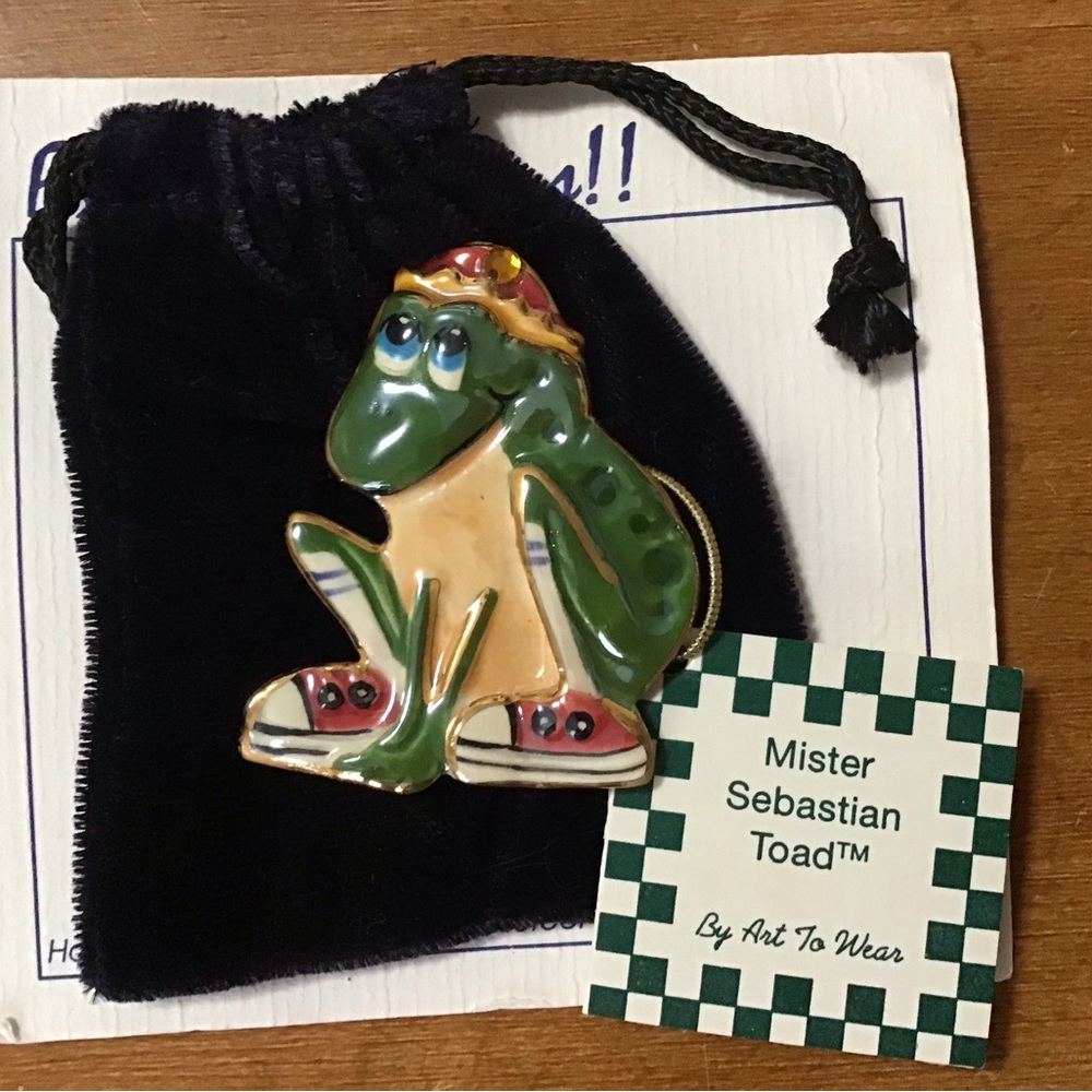 Closine Enamel Frog Brooch Pin NIB